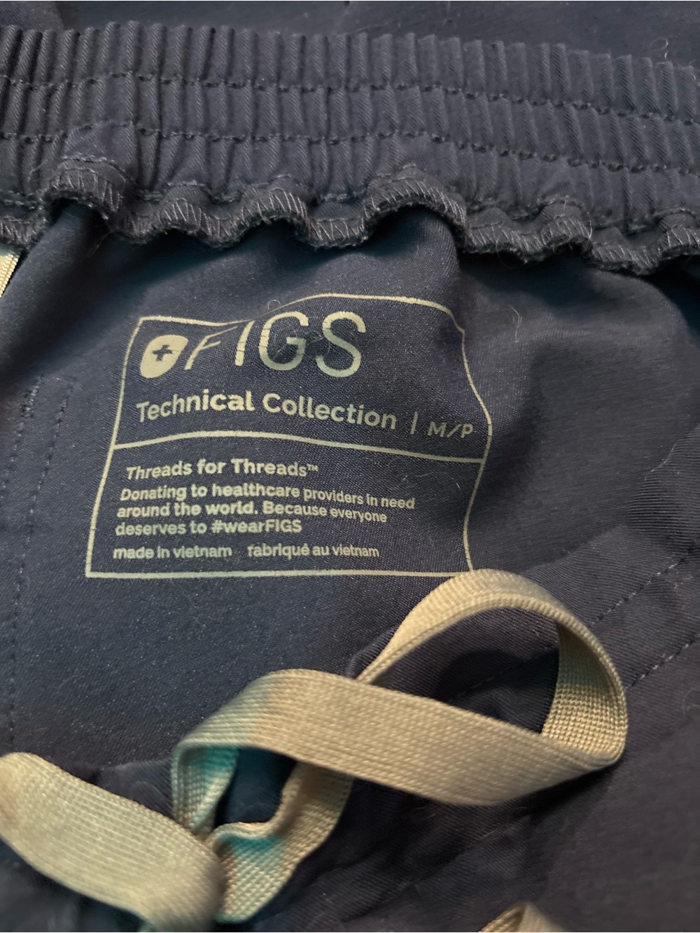 Figs navy blue set crew neck top (medium) with Yola pant (M/P) - Picture 6 of 6